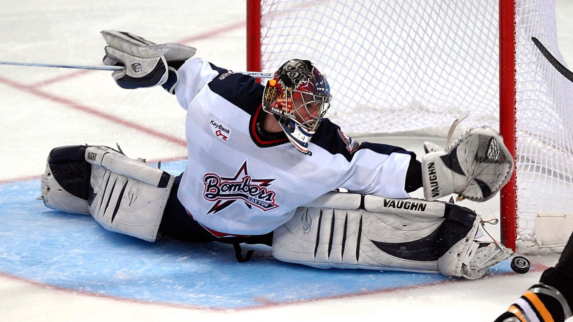 _城市广场：开放式网球街头比赛_，开放式网球击球